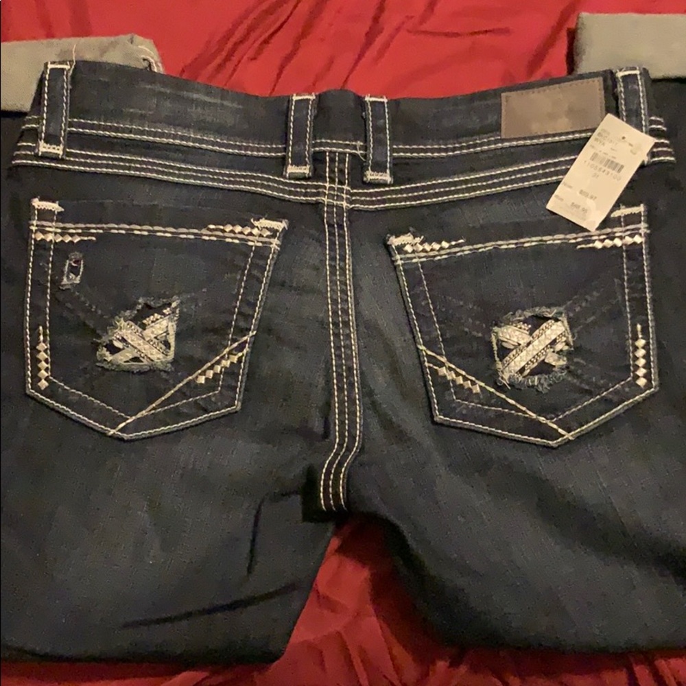 NWT BKE Stella crops